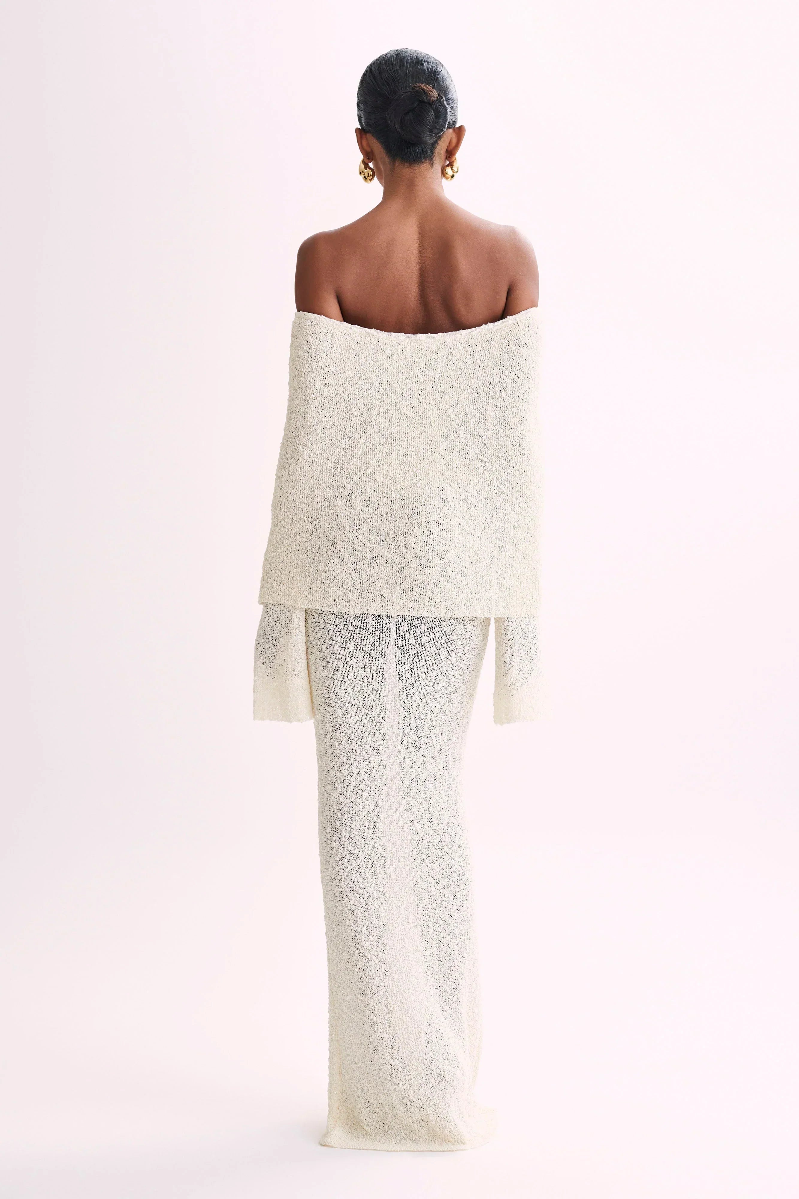 Elara - Elegant Off-Shoulder Maxi Dress